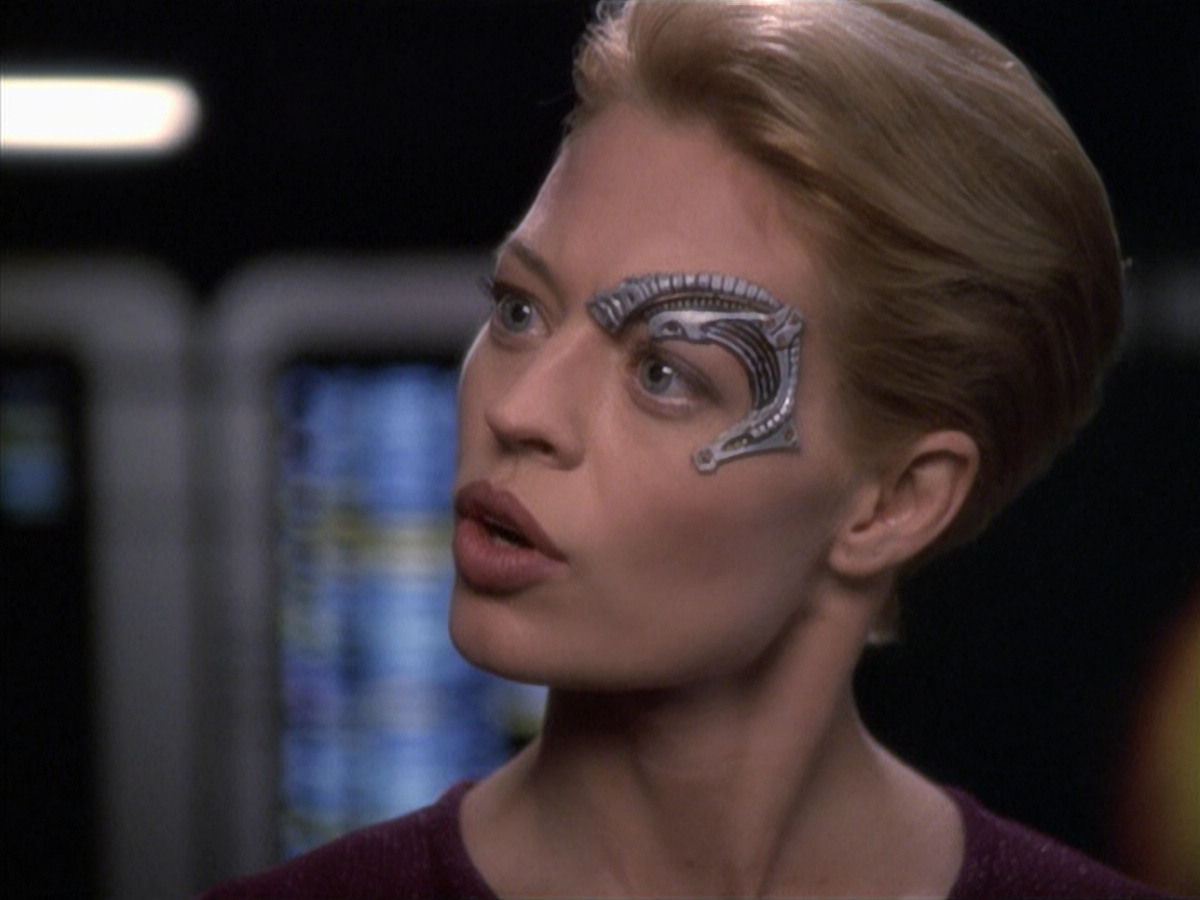 extant_StarTrek_VOY_6x19-ChildsPlay_03586.jpg