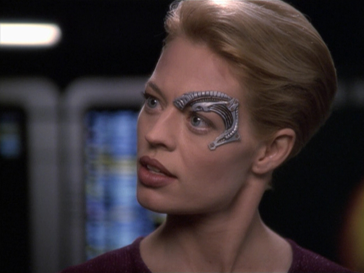 extant_StarTrek_VOY_6x19-ChildsPlay_03587.jpg