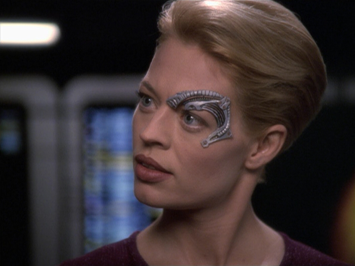 extant_StarTrek_VOY_6x19-ChildsPlay_03588.jpg