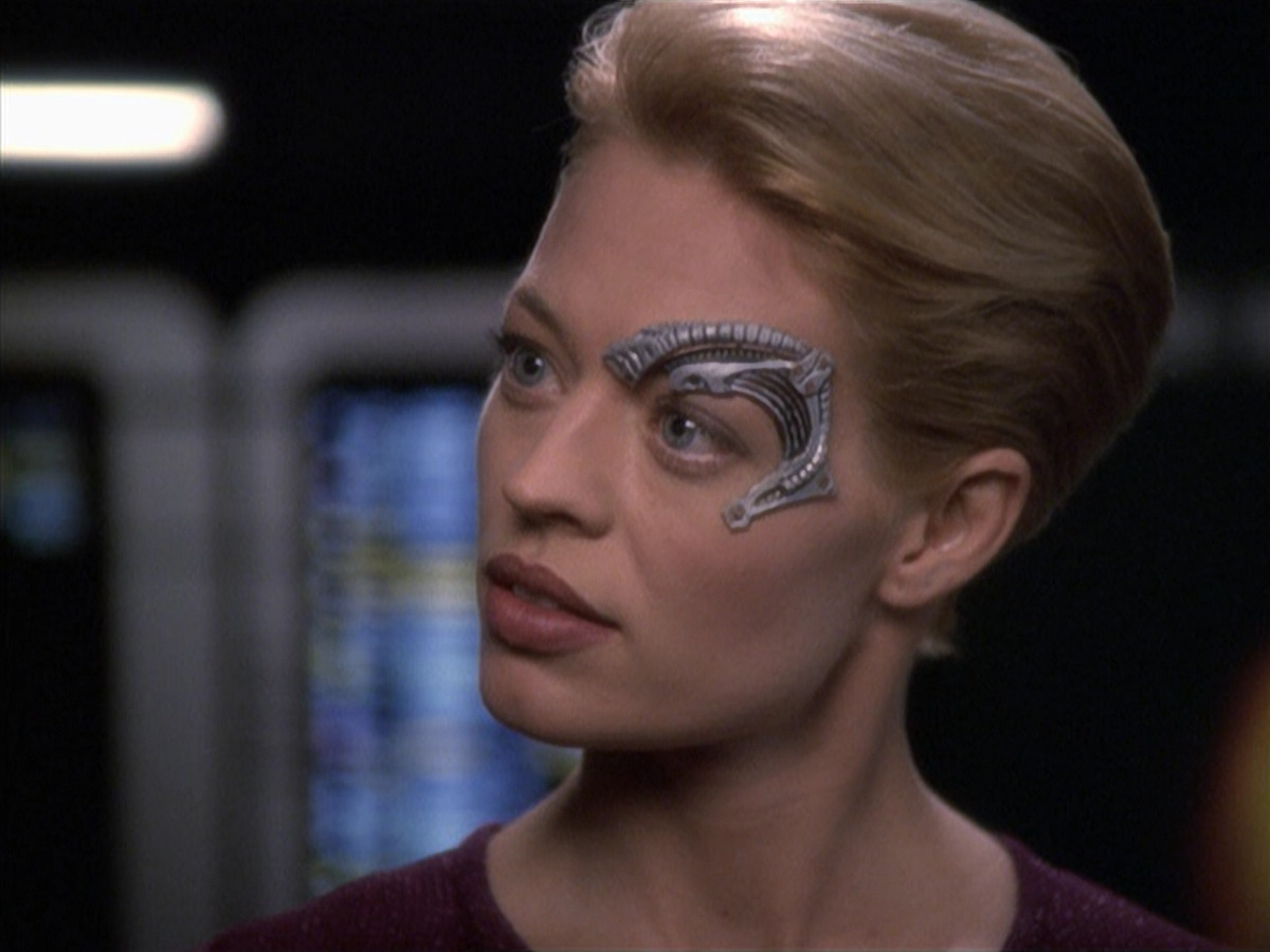 extant_StarTrek_VOY_6x19-ChildsPlay_03595.jpg