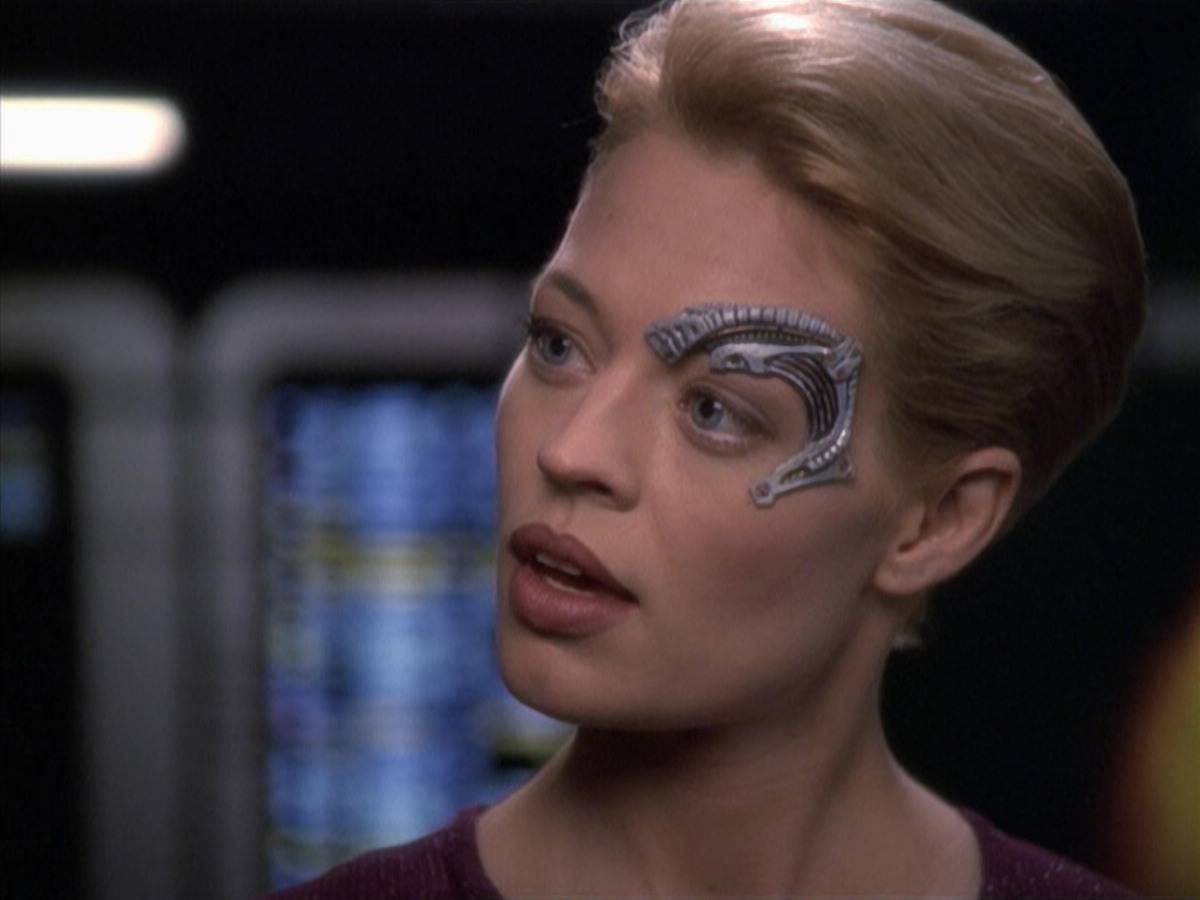 extant_StarTrek_VOY_6x19-ChildsPlay_03608.jpg