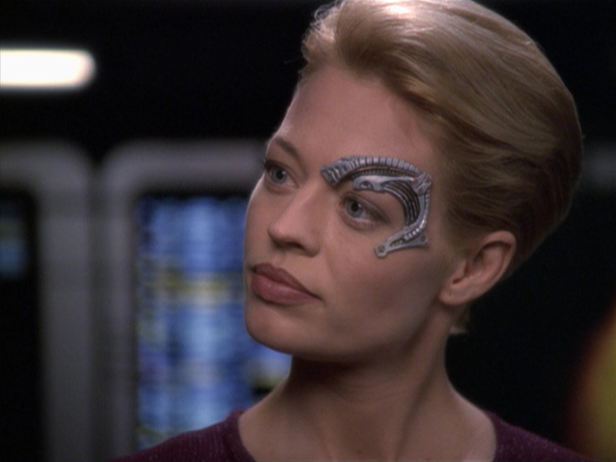 extant_StarTrek_VOY_6x19-ChildsPlay_03612.jpg