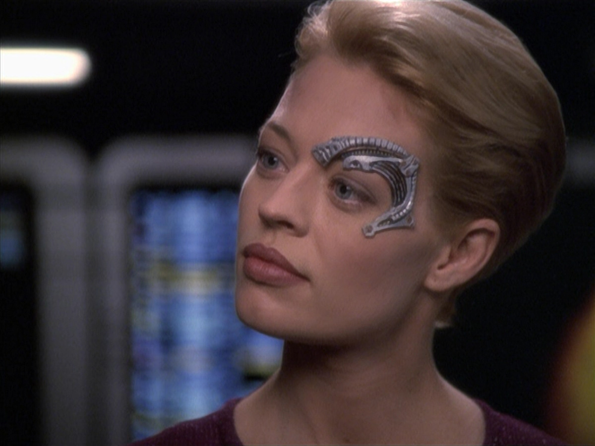 extant_StarTrek_VOY_6x19-ChildsPlay_03614.jpg