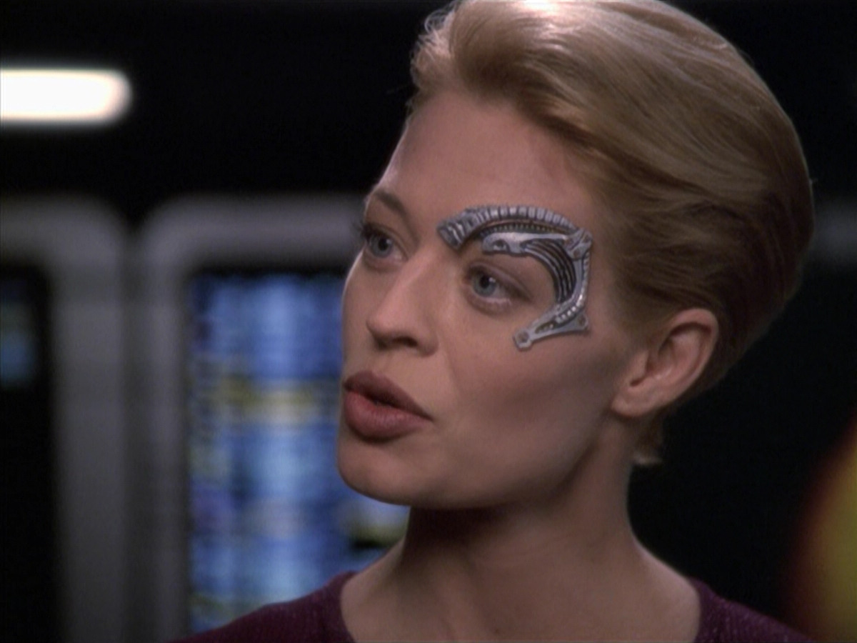 extant_StarTrek_VOY_6x19-ChildsPlay_03615.jpg