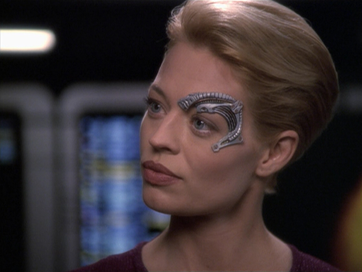 extant_StarTrek_VOY_6x19-ChildsPlay_03616.jpg