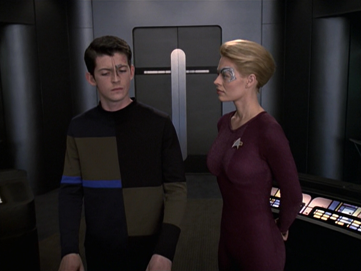extant_StarTrek_VOY_6x19-ChildsPlay_03623.jpg