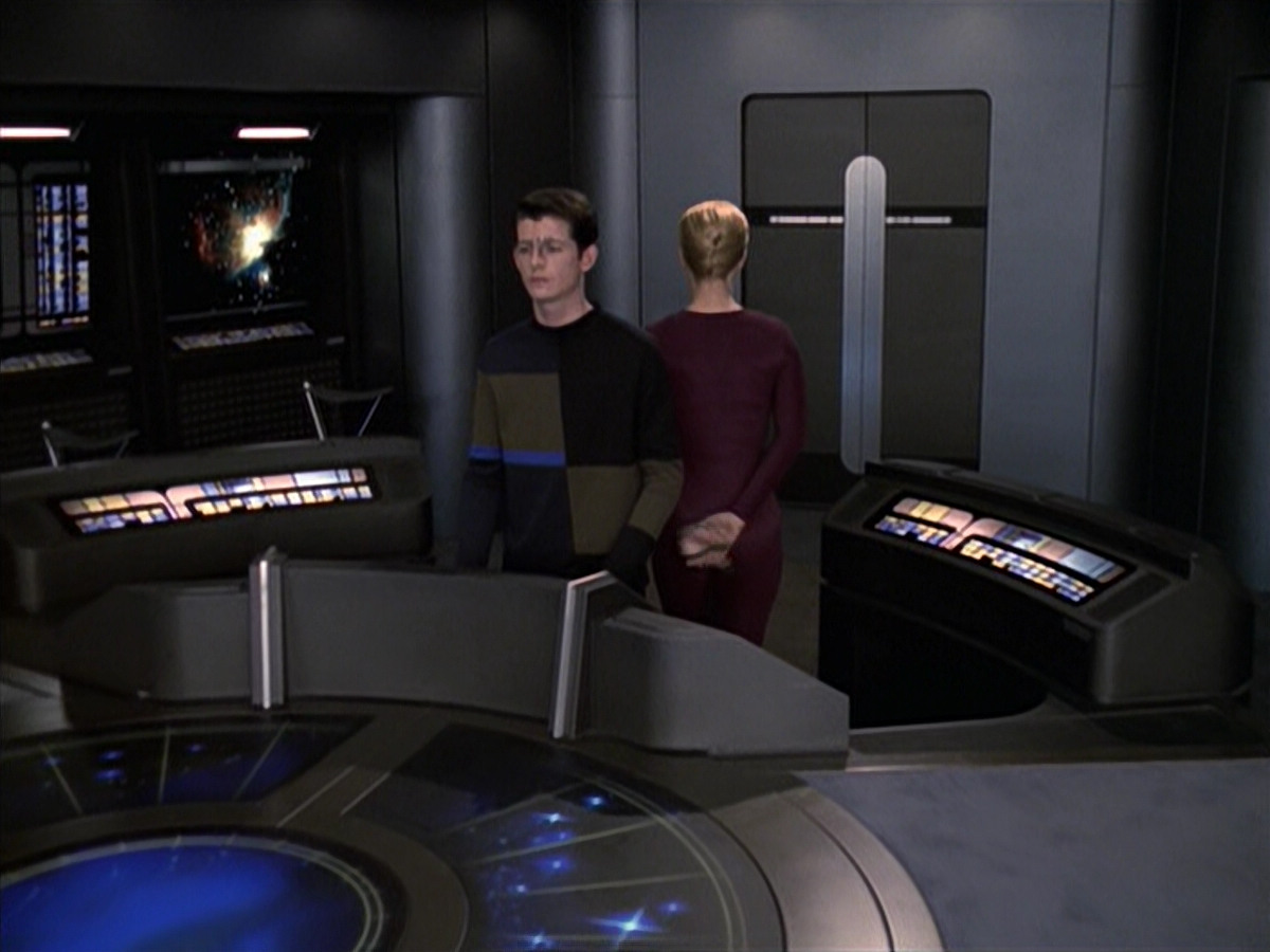 extant_StarTrek_VOY_6x19-ChildsPlay_03630.jpg