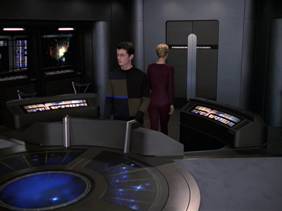 extant_StarTrek_VOY_6x19-ChildsPlay_03631.jpg
