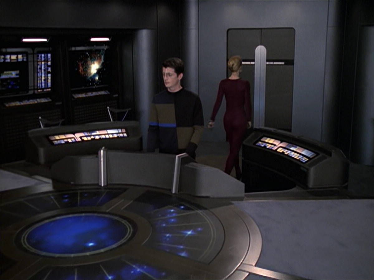 extant_StarTrek_VOY_6x19-ChildsPlay_03632.jpg