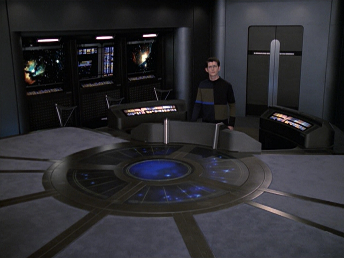 extant_StarTrek_VOY_6x19-ChildsPlay_03643.jpg