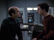 extant_StarTrek_VOY_6x19-ChildsPlay_00921.jpg