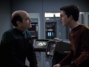 extant_StarTrek_VOY_6x19-ChildsPlay_00922.jpg
