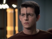extant_StarTrek_VOY_6x19-ChildsPlay_00965.jpg