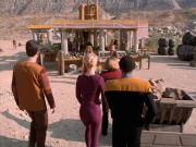 extant_StarTrek_VOY_6x19-ChildsPlay_01022.jpg