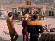 extant_StarTrek_VOY_6x19-ChildsPlay_01023.jpg