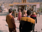 extant_StarTrek_VOY_6x19-ChildsPlay_01025.jpg