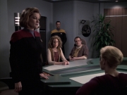 extant_StarTrek_VOY_6x19-ChildsPlay_01282.jpg