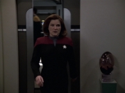 extant_StarTrek_VOY_6x19-ChildsPlay_01348.jpg