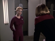 extant_StarTrek_VOY_6x19-ChildsPlay_01394.jpg