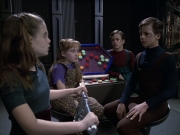 extant_StarTrek_VOY_6x19-ChildsPlay_01569.jpg