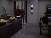 extant_StarTrek_VOY_6x19-ChildsPlay_01589.jpg
