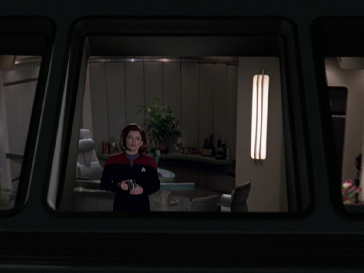 extant_StarTrek_VOY_6x20-GoodShepherd_00020.jpg