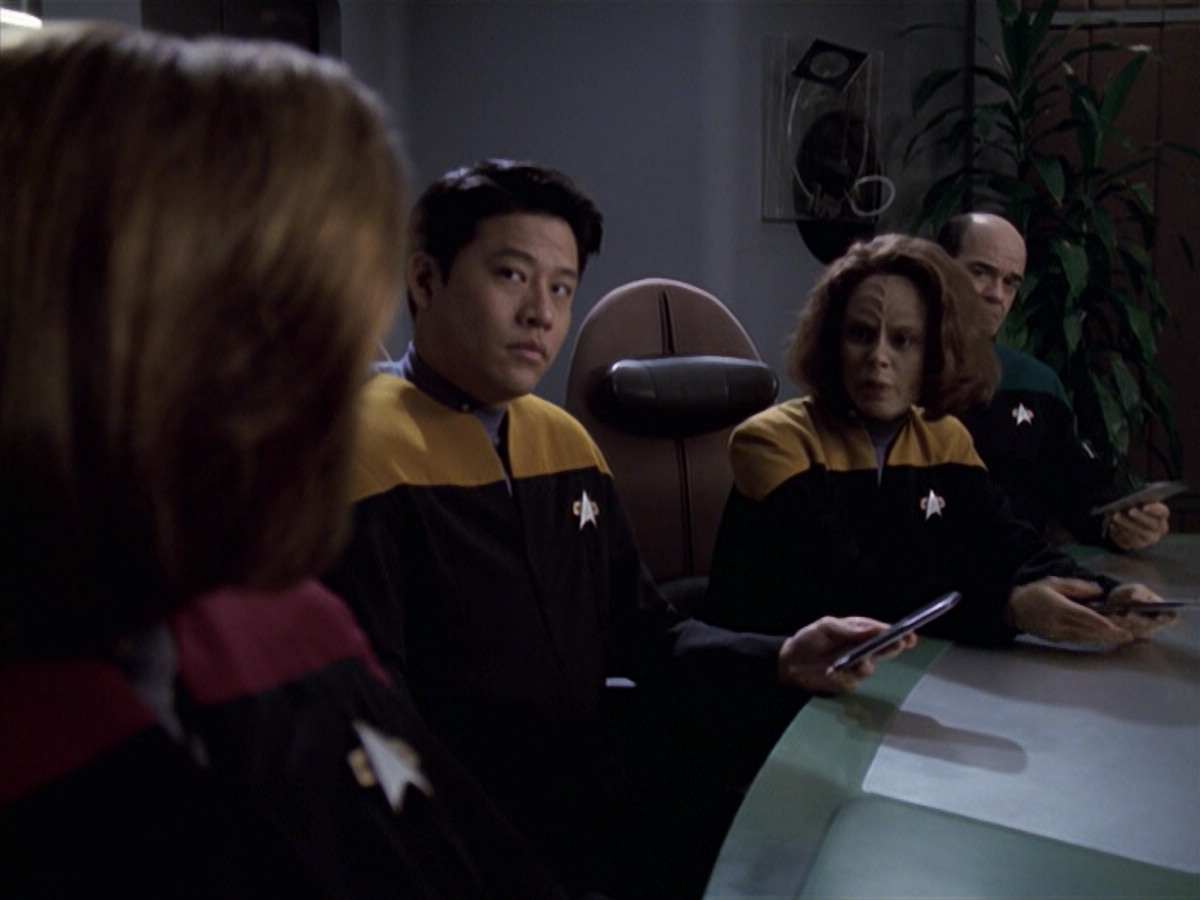 extant_StarTrek_VOY_6x20-GoodShepherd_00541.jpg