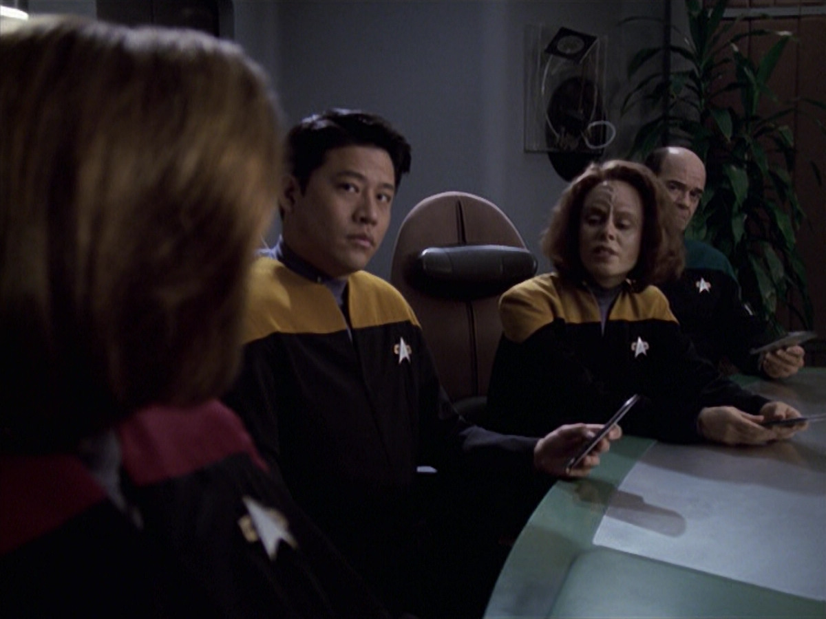 extant_StarTrek_VOY_6x20-GoodShepherd_00542.jpg