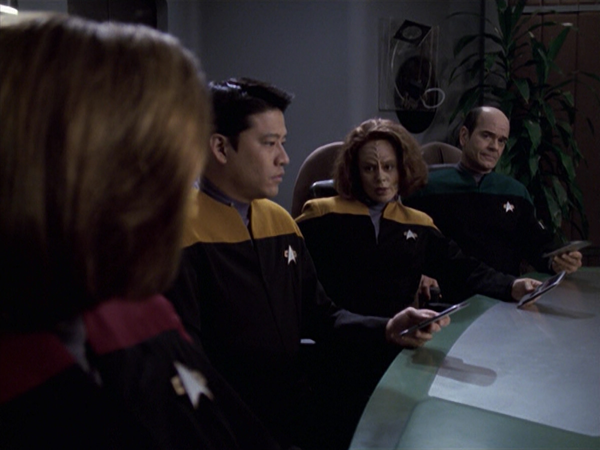 extant_StarTrek_VOY_6x20-GoodShepherd_00551.jpg