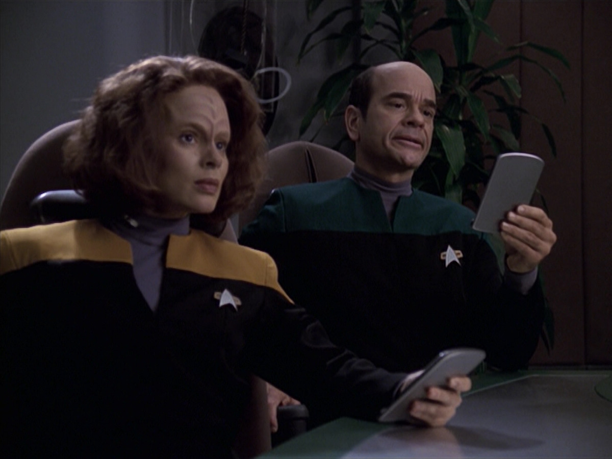 extant_StarTrek_VOY_6x20-GoodShepherd_00581.jpg