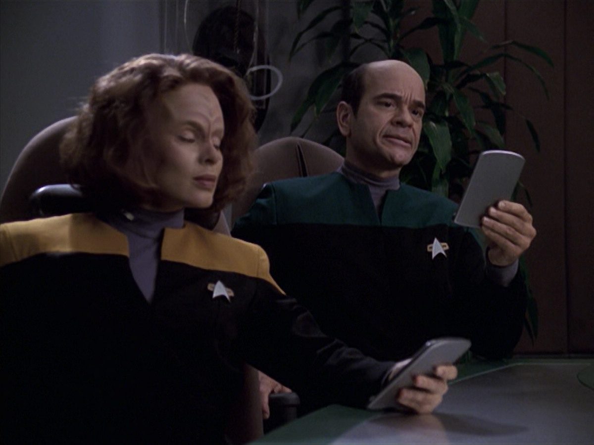 extant_StarTrek_VOY_6x20-GoodShepherd_00582.jpg