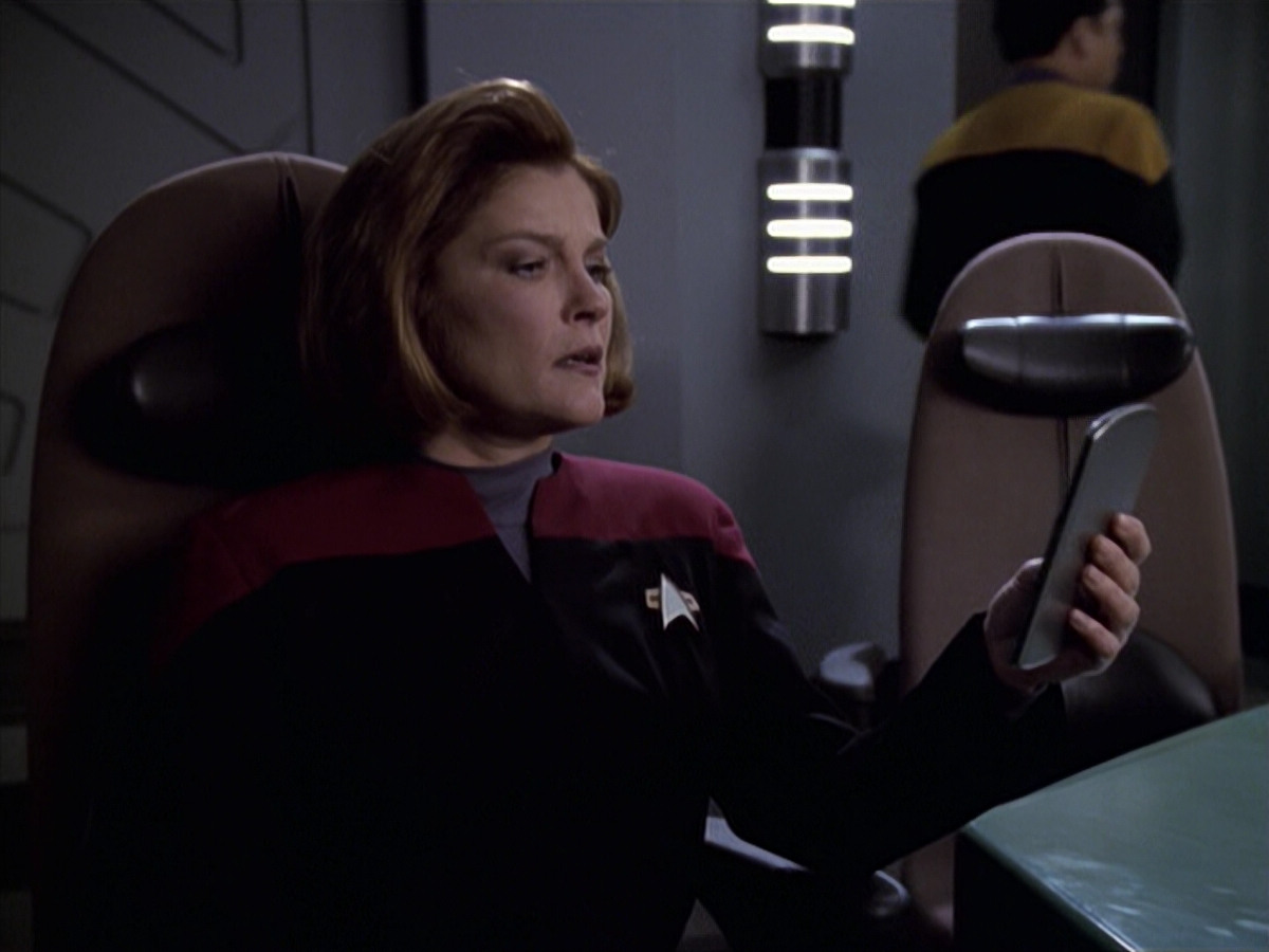 extant_StarTrek_VOY_6x20-GoodShepherd_00658.jpg