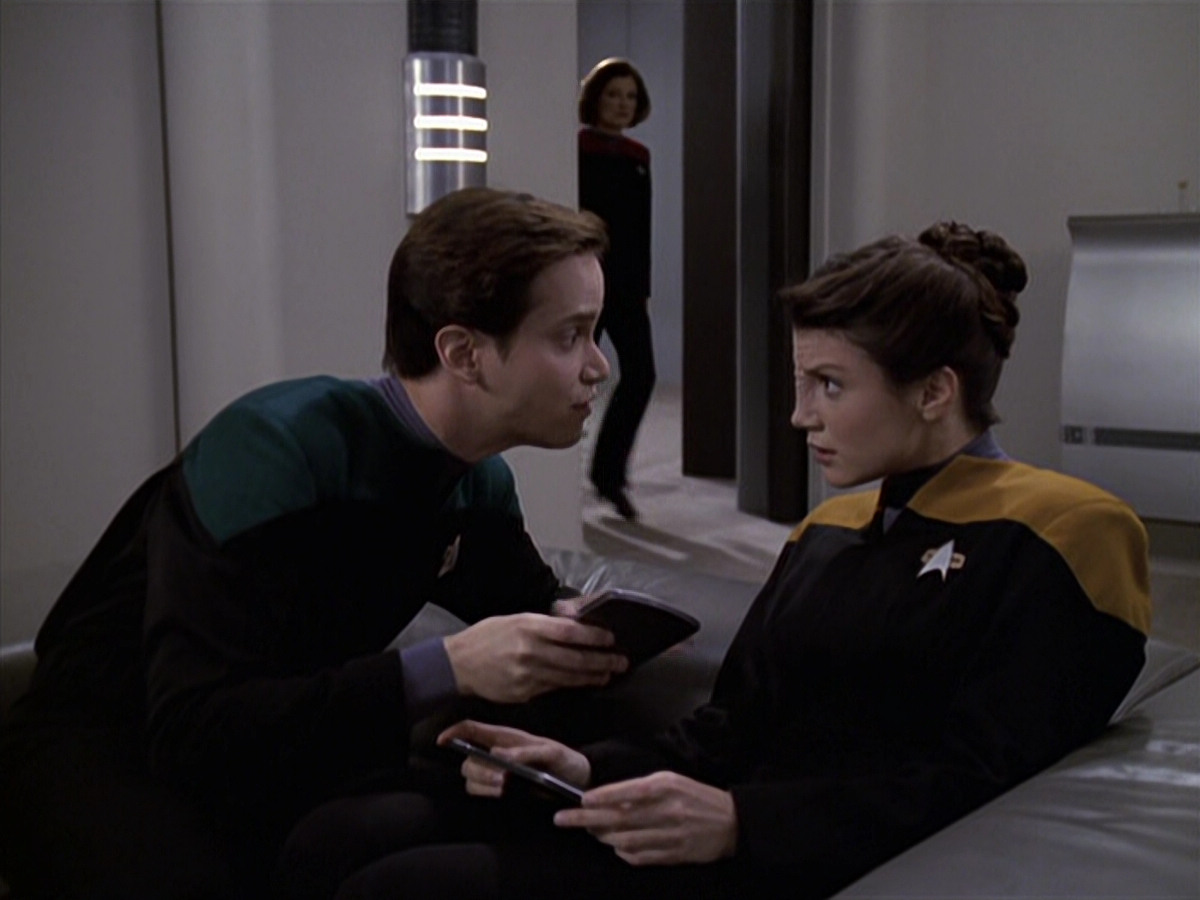 extant_StarTrek_VOY_6x20-GoodShepherd_00777.jpg