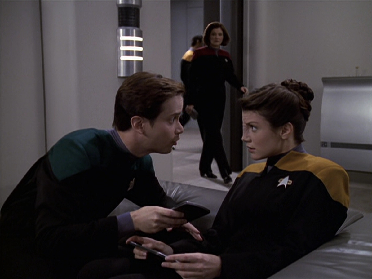 extant_StarTrek_VOY_6x20-GoodShepherd_00778.jpg