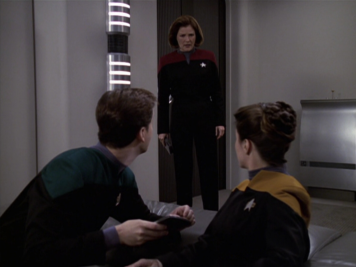 extant_StarTrek_VOY_6x20-GoodShepherd_00784.jpg