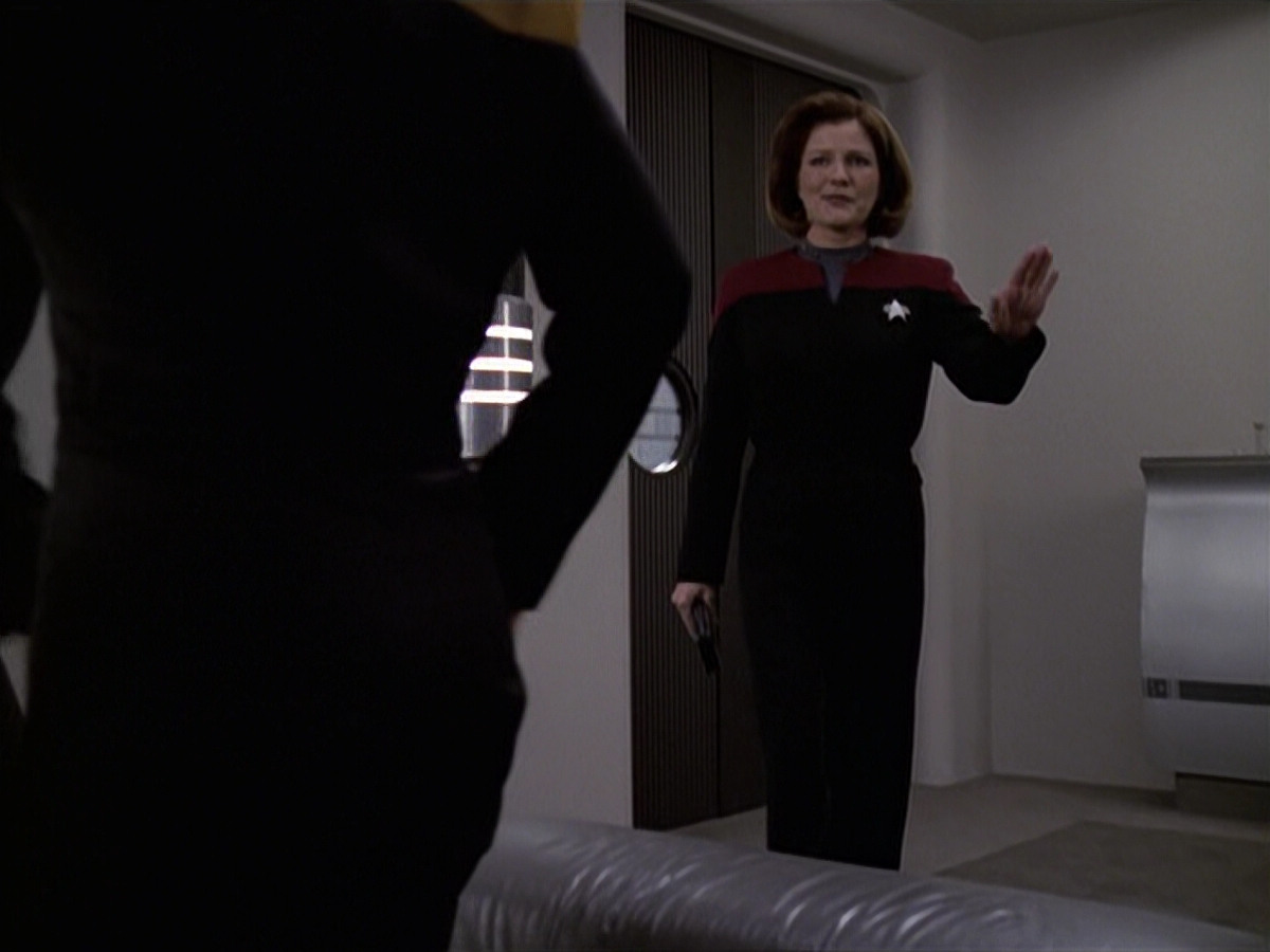 extant_StarTrek_VOY_6x20-GoodShepherd_00786.jpg