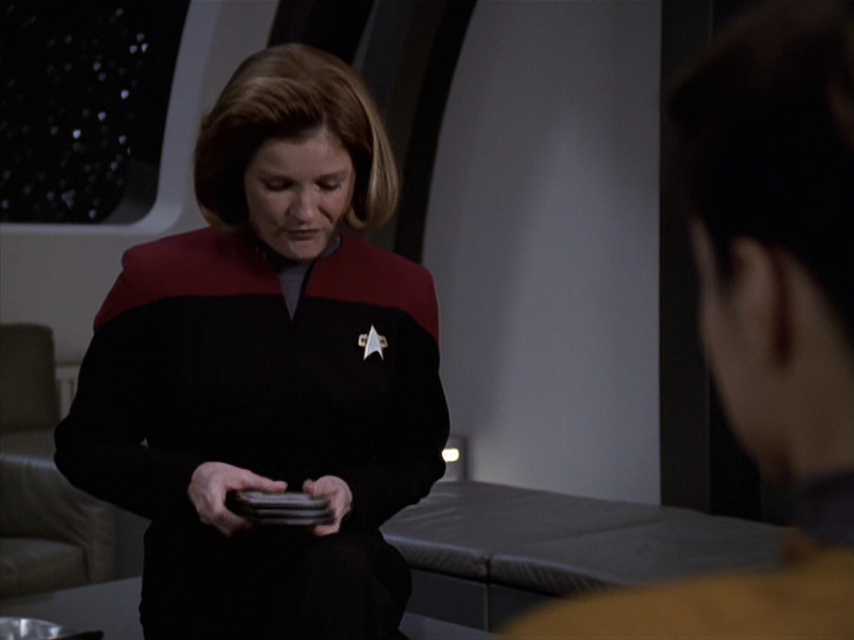 extant_StarTrek_VOY_6x20-GoodShepherd_00814.jpg