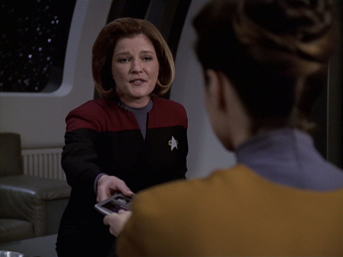 extant_StarTrek_VOY_6x20-GoodShepherd_00816.jpg