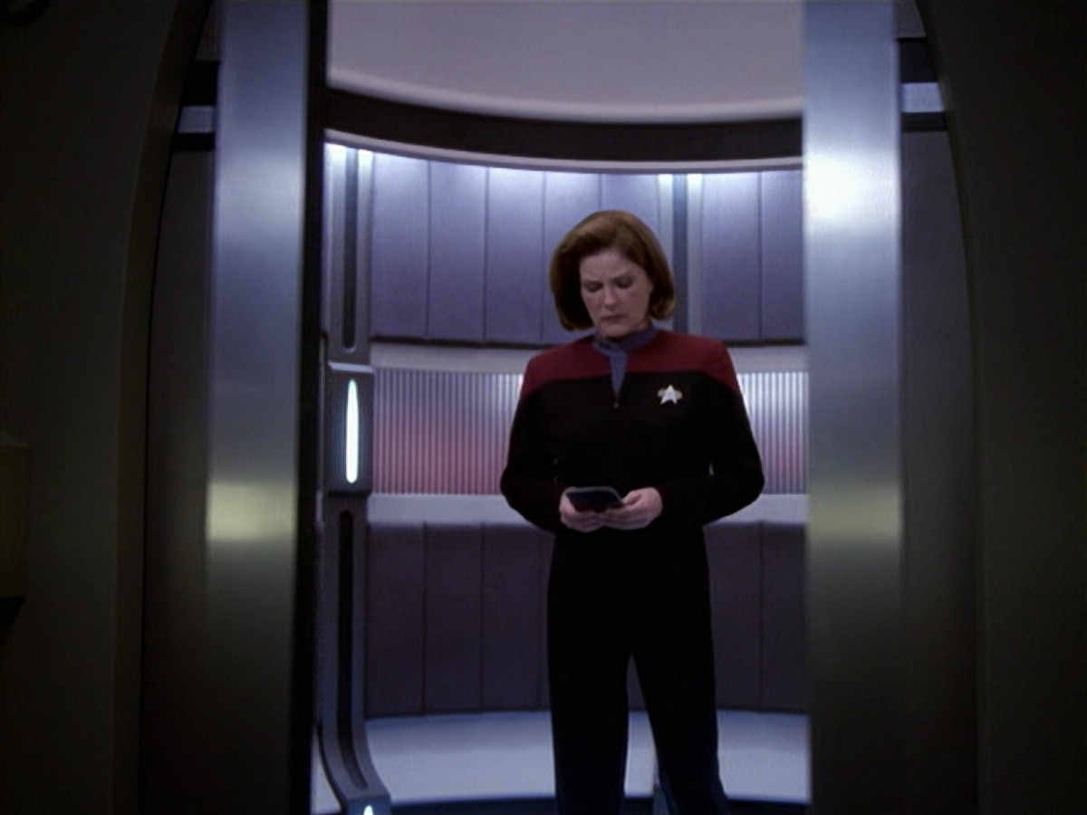 extant_StarTrek_VOY_6x20-GoodShepherd_00846.jpg