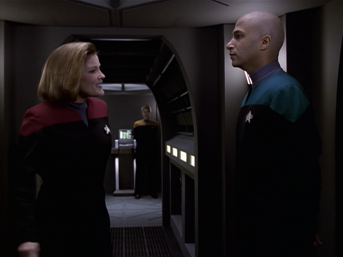 extant_StarTrek_VOY_6x20-GoodShepherd_00876.jpg