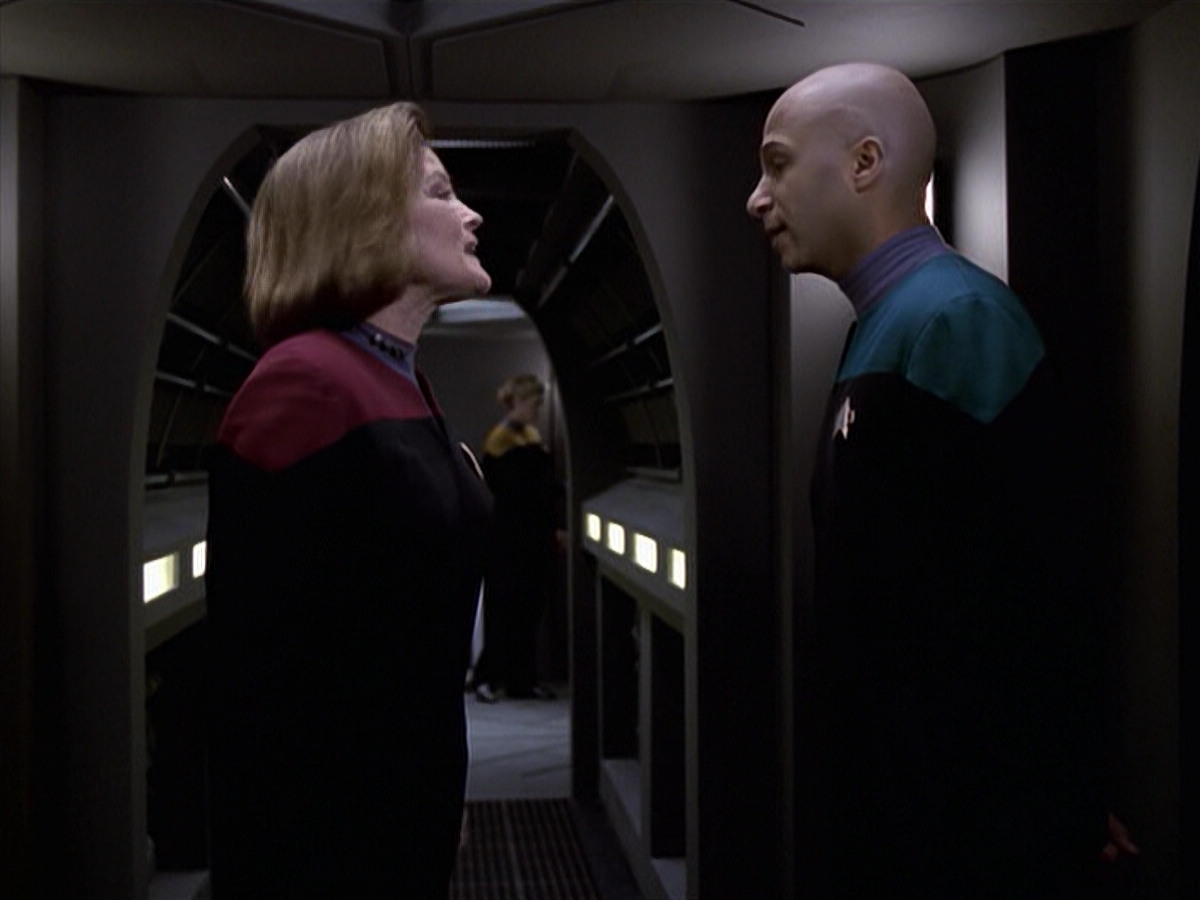 extant_StarTrek_VOY_6x20-GoodShepherd_00880.jpg