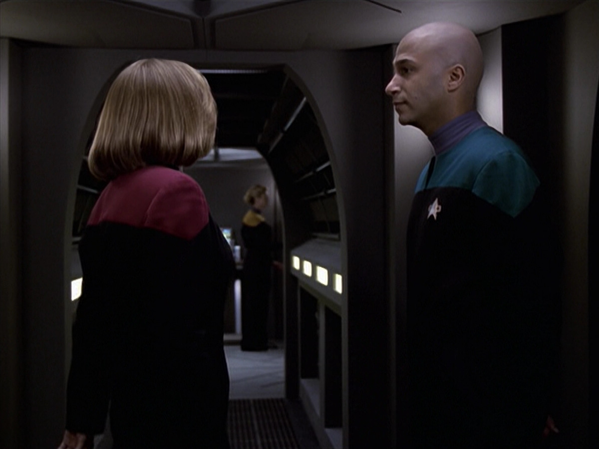 extant_StarTrek_VOY_6x20-GoodShepherd_00881.jpg
