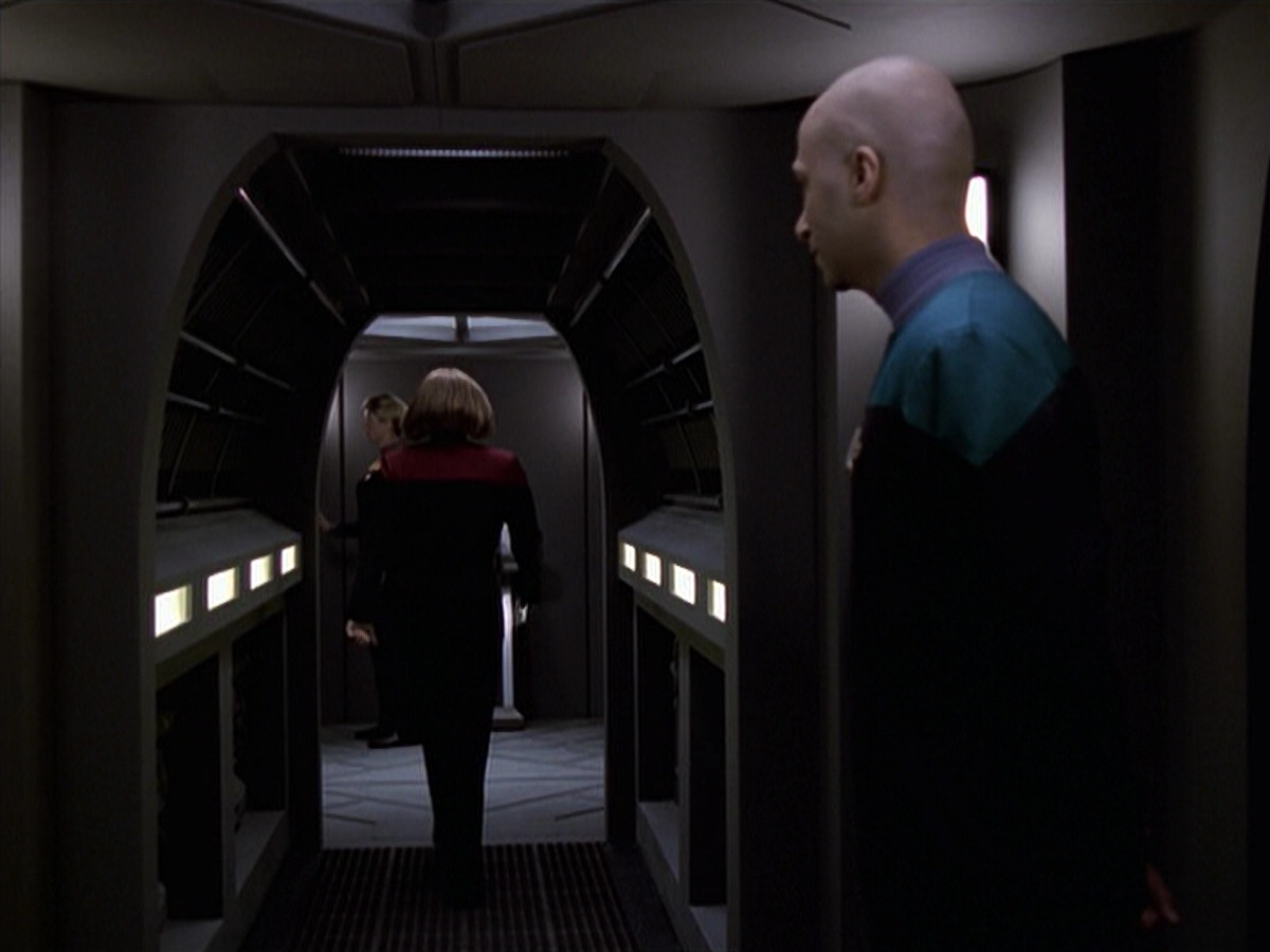 extant_StarTrek_VOY_6x20-GoodShepherd_00906.jpg