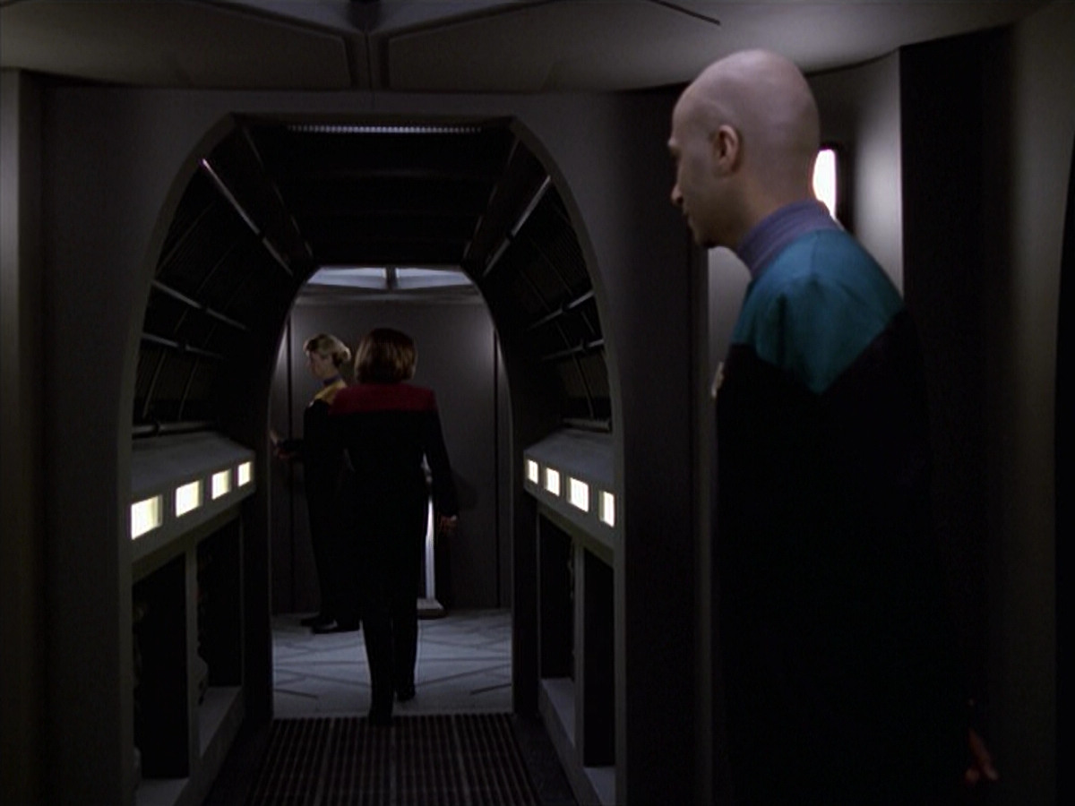 extant_StarTrek_VOY_6x20-GoodShepherd_00907.jpg