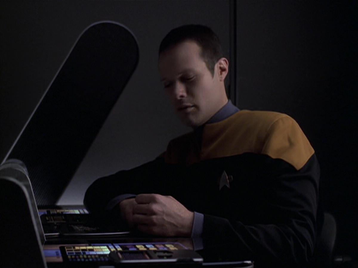 extant_StarTrek_VOY_6x20-GoodShepherd_00991.jpg