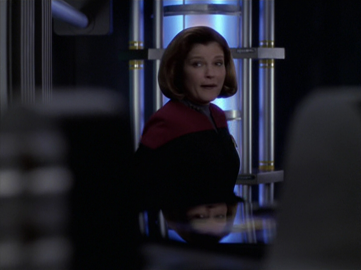 extant_StarTrek_VOY_6x20-GoodShepherd_00995.jpg
