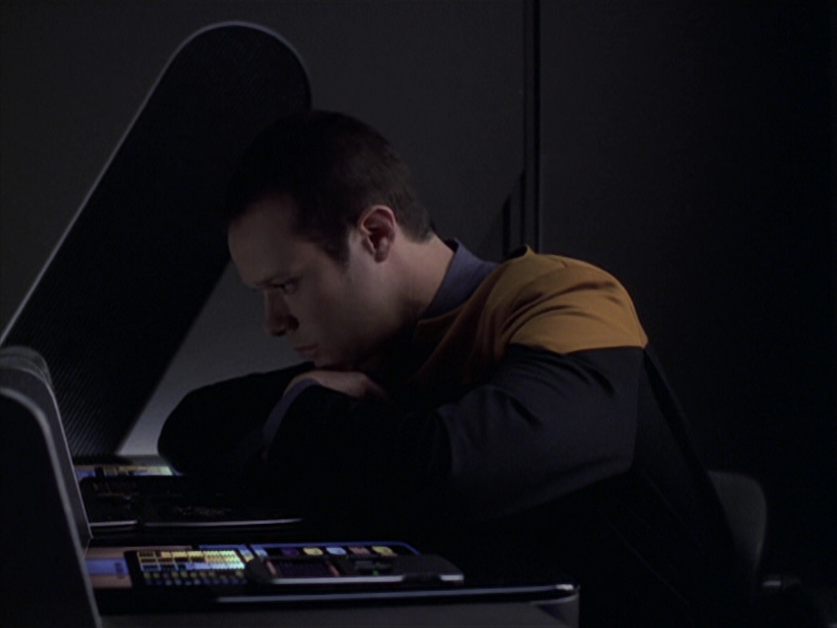 extant_StarTrek_VOY_6x20-GoodShepherd_01025.jpg