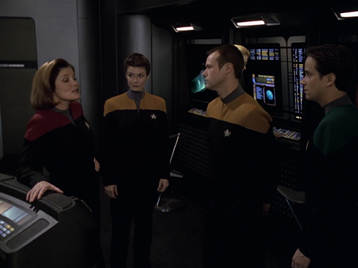 extant_StarTrek_VOY_6x20-GoodShepherd_01123.jpg