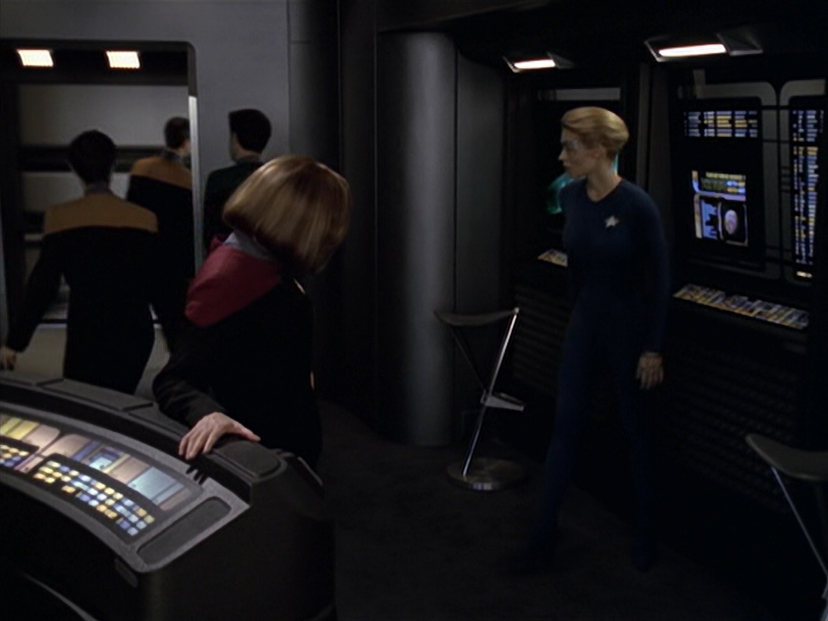 extant_StarTrek_VOY_6x20-GoodShepherd_01128.jpg