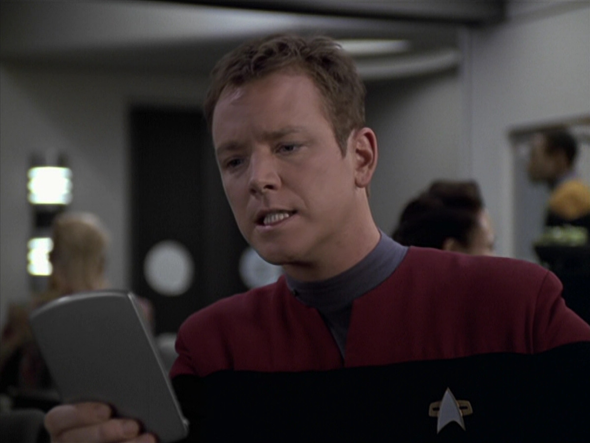 extant_StarTrek_VOY_6x20-GoodShepherd_01327.jpg